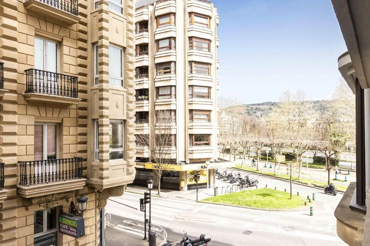 Apartment The Rentals Collection - River San Sebastian Spain